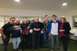 El grupo Danza Invisible actúa en el Teatro Florida en una noche de evocación de los ochenta