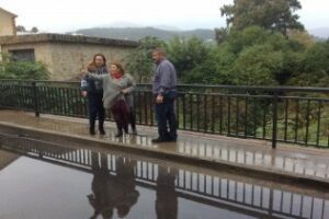 Victoria Zarzuela mantiene una reunión con la asociación de vecinos de Los Guijos