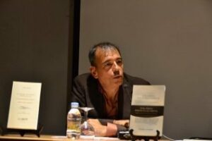 Naharro-Calderón, de la Universidad de Maryland, presenta su libro Entre alambradas y exilios en la Casa de la Memoria