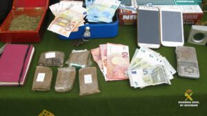 Detenidos padre e hijo por vender drogas en Los Barrios