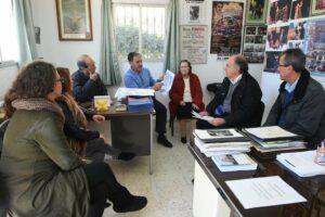 El alcalde informa a los vecinos de La Reconquista de dos proyectos para la barriada por más de 300.000 euros