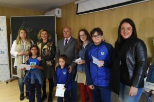 Ruiz acompaña al Colegio Los Pinos en el arranque de su Feria del Libro
