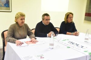 Cid acompaña a la AECC en su charla sobre detección precoz del cáncer de colon