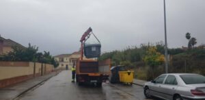La  zona del Rinconcillo cuenta desde hoy con nuevos contenedores de basura