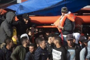 Más del 50% de los MENA abandonan los centros de menores