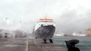 Alerta naranja por Levante fuerza 8 en el Estrecho