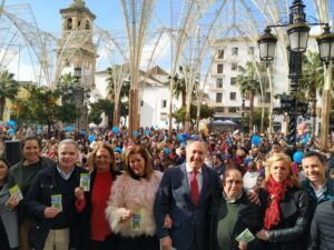 Una abarrotada Plaza Alta celebra las Campanadas Infantiles"