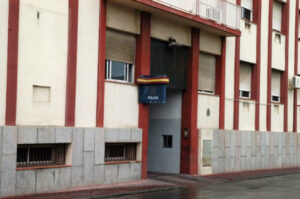 Cinco detenidos en La Línea tras evitar ser identificados e increpar a la Policía de forma hostil