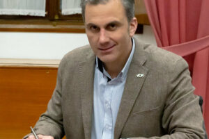 Ortega Smith (Vox) asegura que Algeciras no tiene medios para controlar "pandemias que puede traer la inmigración"