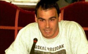 Prisiones lamenta el error de no comunicar a las víctimas el traslado de un etarra desde Algeciras