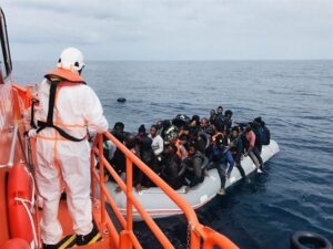 Rescatan a más de un centenar de inmigrantes en el Estrecho durante el fin de semana