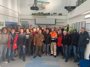 Remolcadores de la Bahía advierten de la paralización de su actividad si no se aplica la reserva de bandera