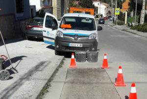 El Ayuntamiento lleva a cabo una campaña de rebacheo para reparar daños en los viarios