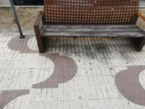 Denuncian la falta de limpieza y mantenimiento del Ayuntamiento en el Paseo Marítimo de Algeciras