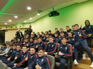 El doctor Antonio Escribano ofrece una conferencia al Algeciras CF sobre fútbol como hábito saludable