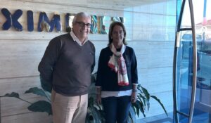 Juana Cid planifica el alumbrado de Feria en una reunión con una empresa de Puente Genil