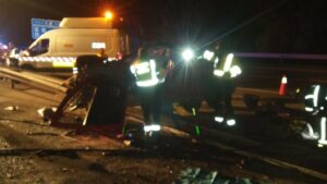 Bomberos rescatan a un conductor tras un accidente en la A7