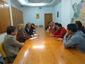 El PSOE se compromete a mejorar las condiciones de los trabajadores de playas en Algeciras