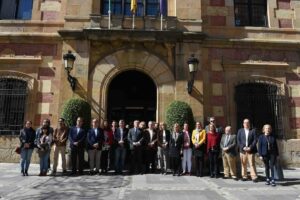 Algeciras recuerda en silencio a las víctimas del 11-M quince años después de los atentados