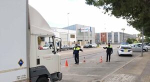 La Policía Local desarrolla una campaña de controles sobre camiones y autobuses