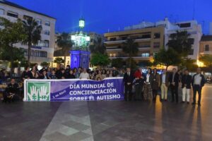 Algeciras se tiñe de azul en el Día Mundial de la Concienciación sobre el Autismo