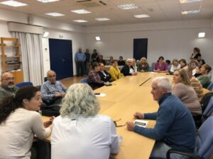 Nieto mantiene un encuentro con la plantilla del centro de Menores de El Cobre para trasladar sus iniciativas 