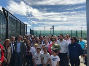 Casado echa un 'cable' a la campaña de Landaluce con una visita para homenajear a Joseba Eguidazu