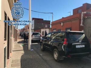 Más de 170 agentes realizan más de un docena de registros en una operación antidroga en La Línea