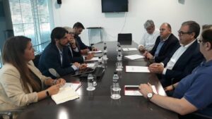 Pelayo dispuesto a incrementar la colaboración entre Ayuntamiento y Cámara de Comercio