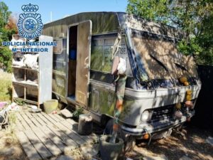 Intervenidos 2.500 kilos de hachís ocultos en una autocaravana en una finca de Tarifa