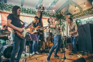 Los bares podrán hacer conciertos hasta medianoche, se libera la música en directo