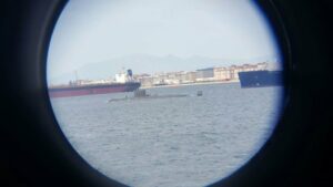 LA IMAGEN: La eterna presencia del submarino en las aguas de la Bahía de Algeciras
