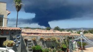 Ecologistas se manifestarán en San Roque contra la "crisis ambiental" tras el incendio de Indorama