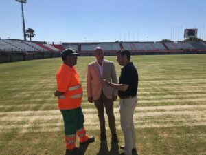 Comienzan los trabajos de resiembra del Estadio Nuevo Mirador"