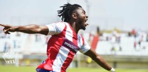 El Algeciras sigue blindando a la plantilla del ascenso y renueva a Karim, Tote y Borja Vicent