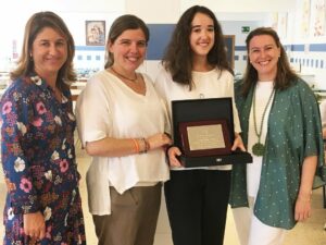 Alumna del colegio Puertoblanco obtiene uno de los 10 Premios Extraordinarios de Bachillerato de la Provincia de Cádiz al obtener la tercera mejor calificación.