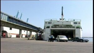 La Guardia Civil interviene en el Puerto de Algeciras 248 kilos de hachís ocultos en un camión.