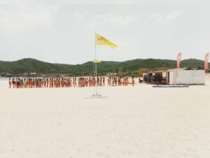 Más de 110 alumnos participan juntos en el campamento de Velair en Playa de Getares