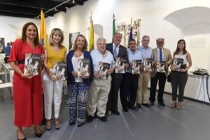 La hermandad de Nuestra Señora de La Palma presenta la revista cultural 'Palma'