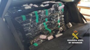 Localizan 505 kilos de hachís en dobles fondos de un vehículo en el puerto de Algeciras