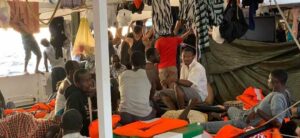 Los 15 inmigrantes rescatados del Open Arms serán trasladados desde Crinavis a Chiclana