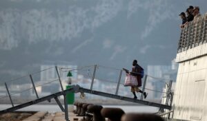 Los inmigrantes del Open Arms ya han sido trasladados al centro de Campano, en Chiclana