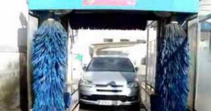 ¿Es bueno o es malo lavar el vehículo en un túnel de lavado?