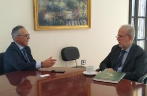 Lozano y el delegado de Asuntos Exteriores analizan el Brexit en el Campo de Gibraltar