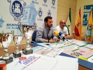 Javier Rodríguez Ros junto a Francisco Ramos han presentado esta mañana el I Torneo de Pádel Ciudad de Algeciras"