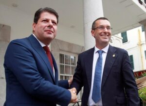 El alcalde de La Línea y Picardo abordan la situación del Brexit y la fluidez de la frontera