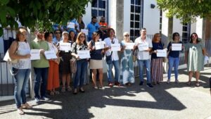 Delegados de CSIF y trabajadores del Centro de Salud Los Barrios se concentran contra las últimas agresiones