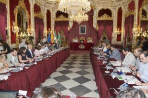 Unanimidad en la Diputación para pedir medidas que combatan el alga asiática en el litoral gaditano