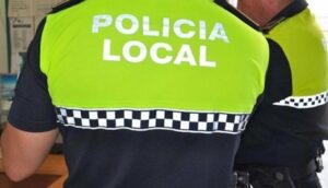 La Policía Local entrega a su madre a un niño de 13 años tras varios días fugado de su domicilio