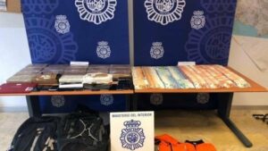 Tres detenidos con 20 kilos de cocaína ocultos en dos viviendas de Los Barrios